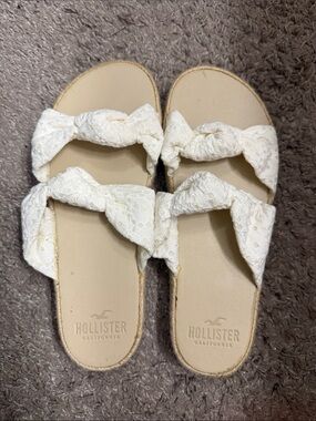 Hollister White Knotted Double Strap Slide Sandals